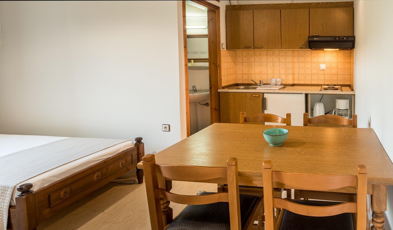 Agia Marina Merabello Apartments מראה חיצוני תמונה