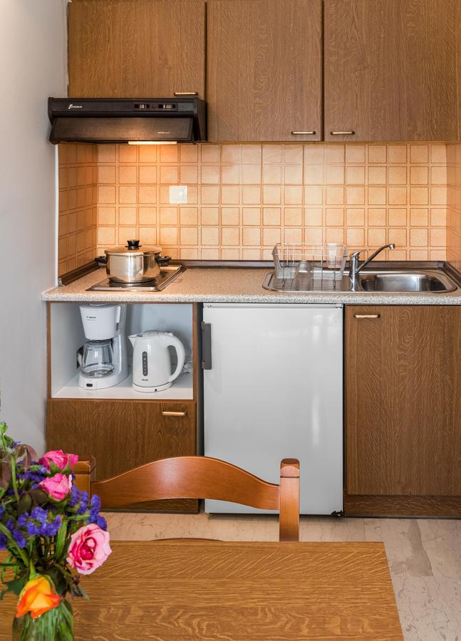 Agia Marina Merabello Apartments מראה חיצוני תמונה